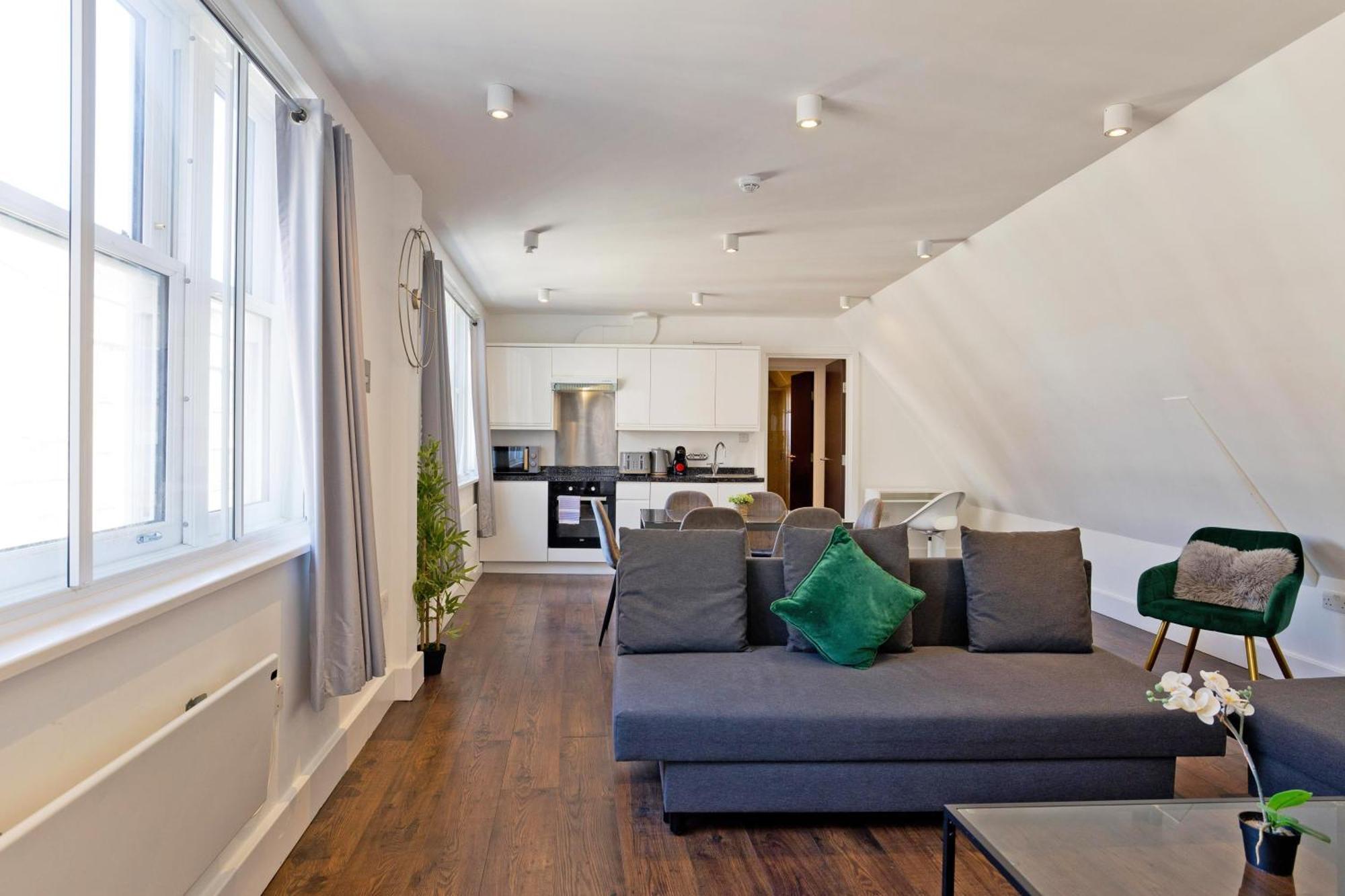 Imperial Middlesex Street Apartments ลอนดอน ภายนอก รูปภาพ