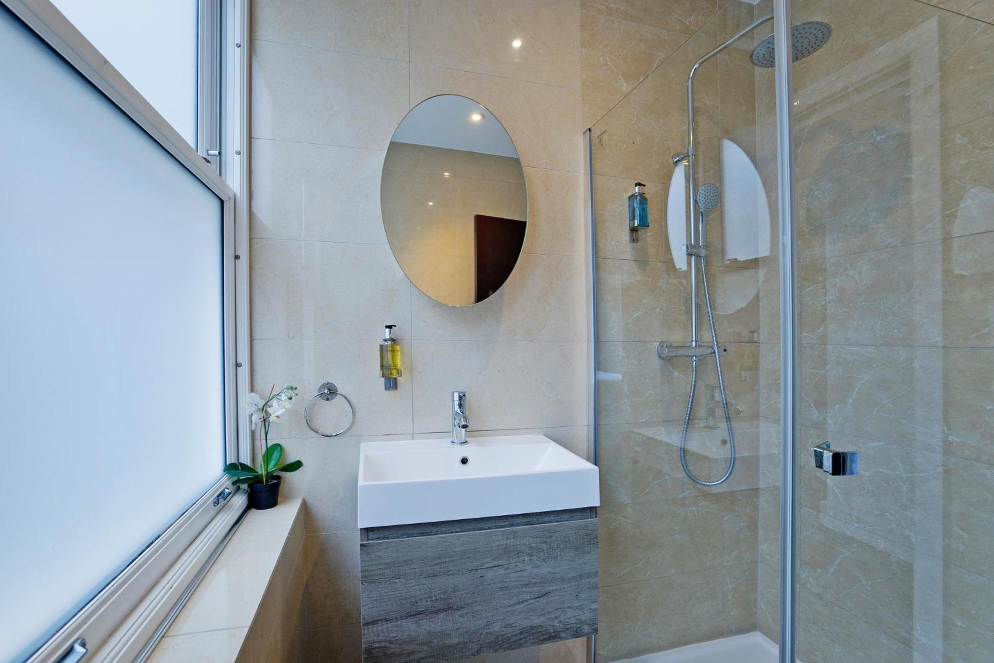 Imperial Middlesex Street Apartments ลอนดอน ภายนอก รูปภาพ