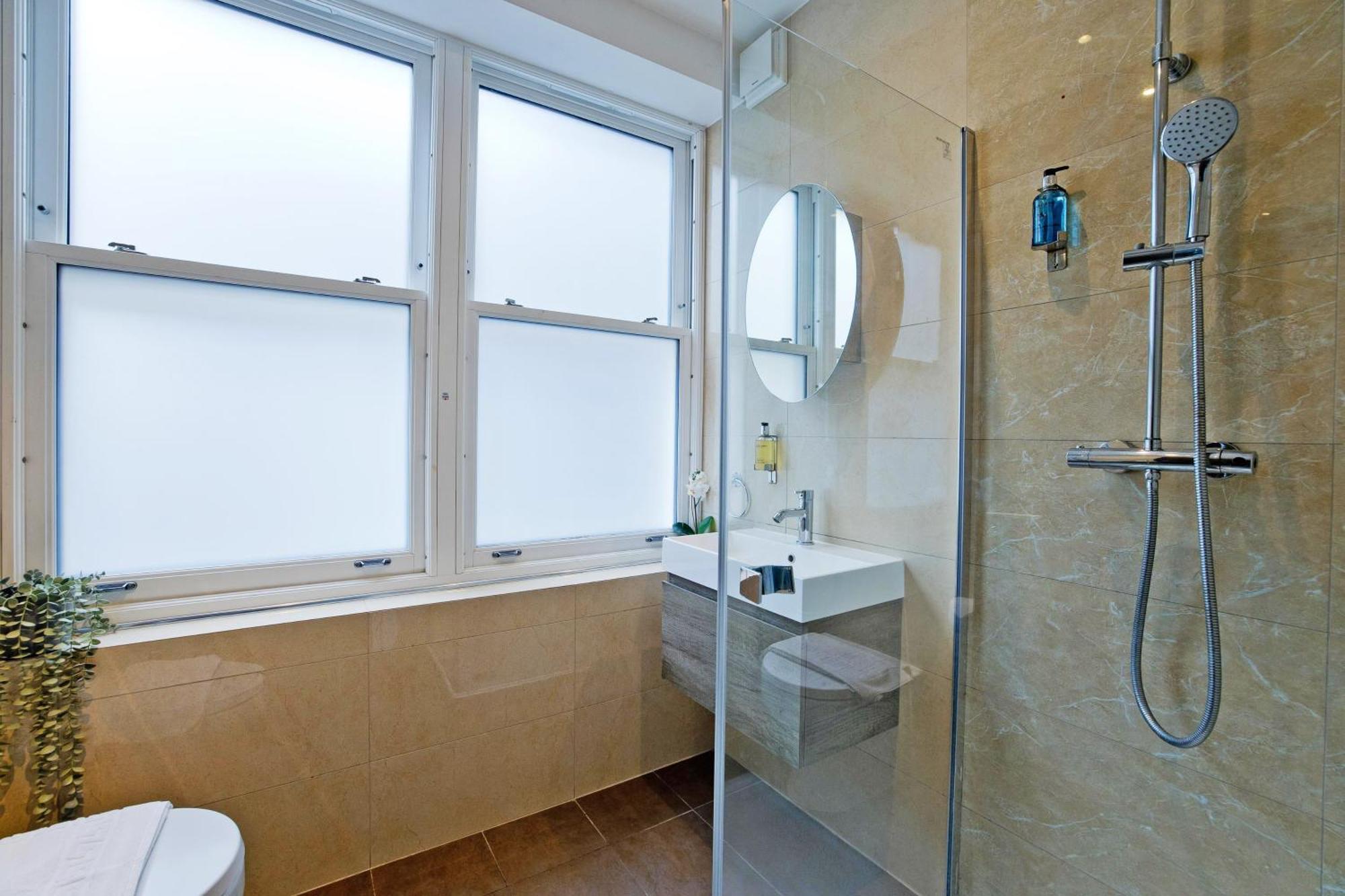 Imperial Middlesex Street Apartments ลอนดอน ภายนอก รูปภาพ